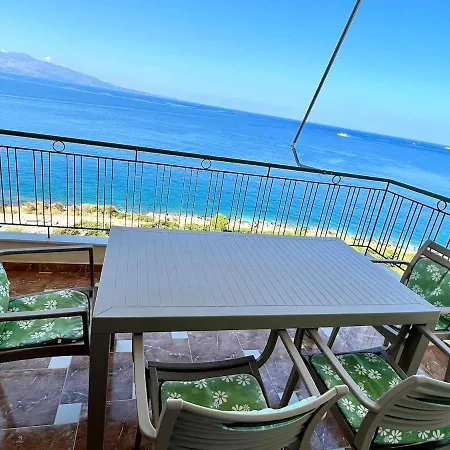 Sea La Vie - Beachfront Flat Saranda